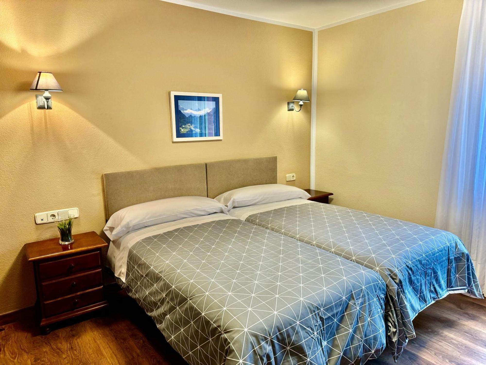 Hotel La Rivera Arenas De Cabrales Ngoại thất bức ảnh