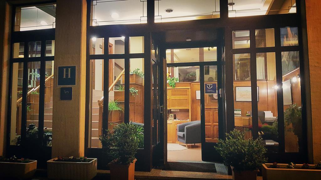 Hotel La Rivera Arenas De Cabrales Ngoại thất bức ảnh