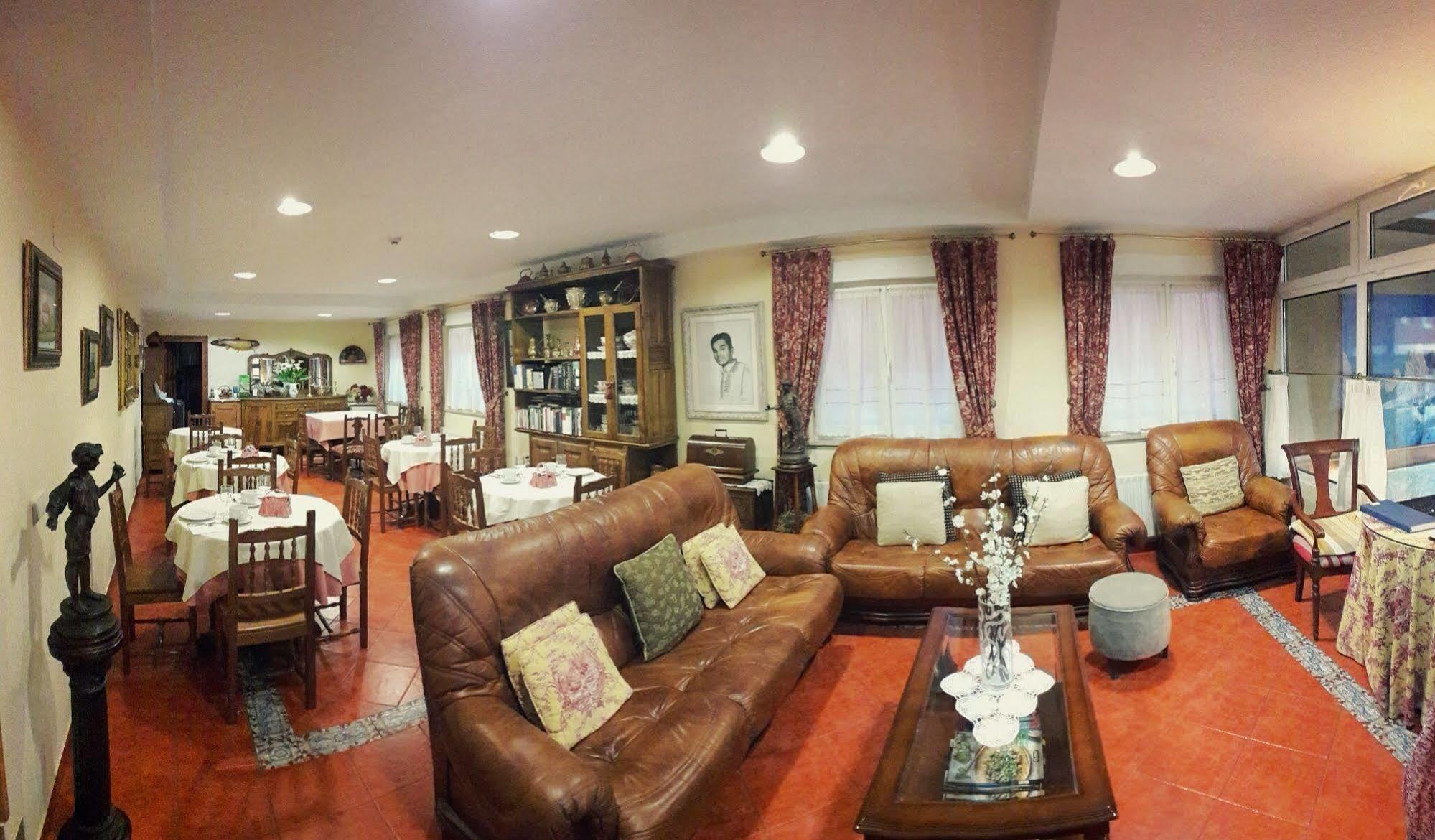 Hotel La Rivera Arenas De Cabrales Ngoại thất bức ảnh