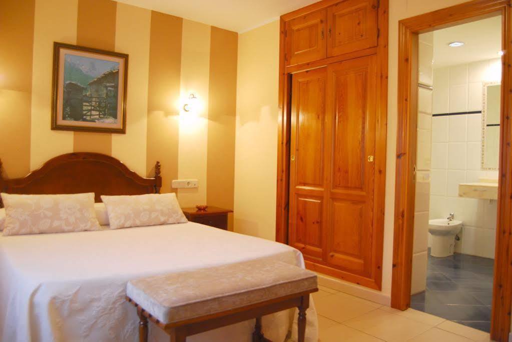 Hotel La Rivera Arenas De Cabrales Ngoại thất bức ảnh