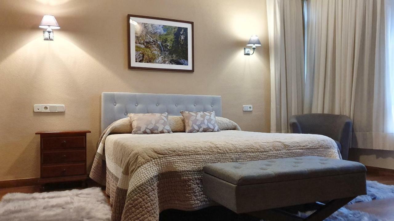 Hotel La Rivera Arenas De Cabrales Ngoại thất bức ảnh